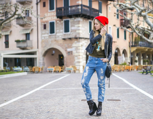Cómo combinar boyfriend jeans con tacones altos