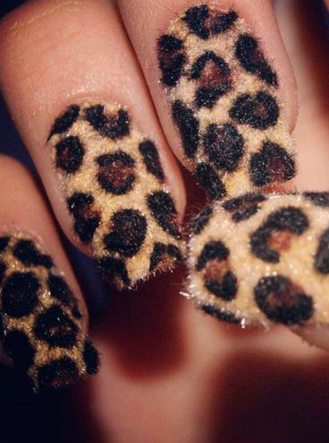 Furry nails, la excéntrica tendencia en uñas se ha tomado las redes sociales