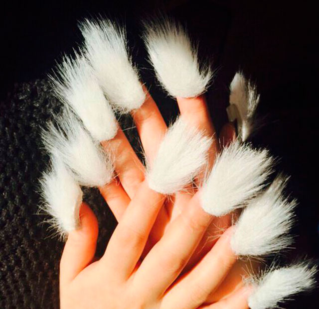 Furry nails, la excéntrica tendencia en uñas se ha tomado las redes sociales