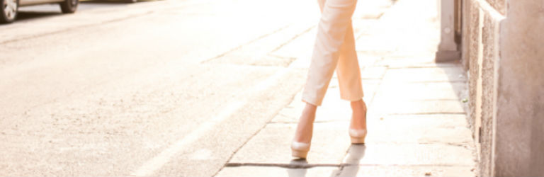 Nude pums: los zapatos que debes tener esta temporada