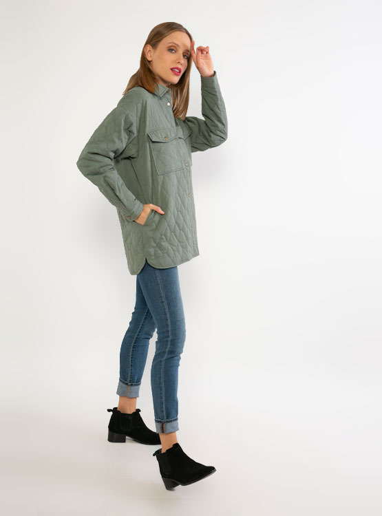 CHAQUETA REGATTA QUILTED CON BOLSILLOS DELANTEROS DE TAPETA Y SNAPS - 1