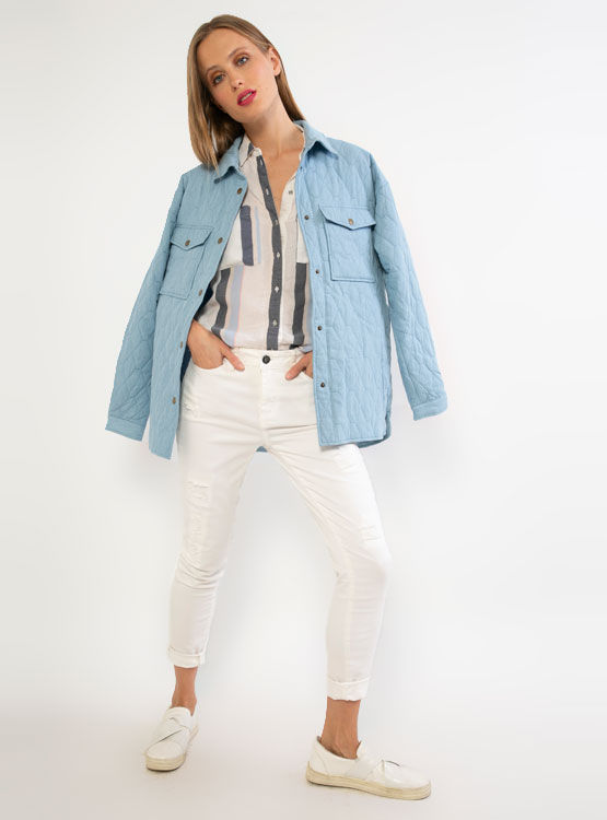 CHAQUETA REGATTA QUILTED CON BOLSILLOS DELANTEROS DE TAPETA Y SNAPS