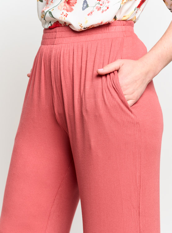 Hayden Conjunto Top Asimétrico y Pantalón Palazzo