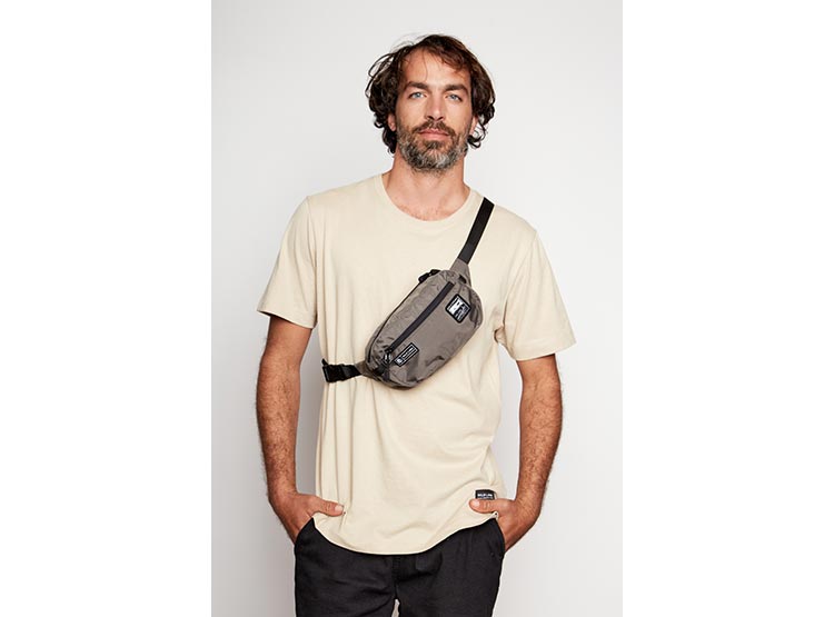 BANANO WILD LAMA ANIMAL GRIS