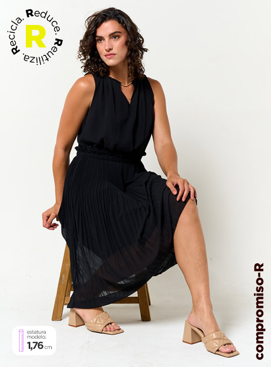 Vestidos de chiffon con tirantes de encaje y escote en V con bolsillos Pavo real