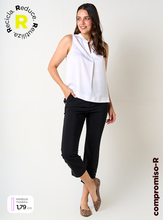 Pantalón capri Selesa en sarga caqui