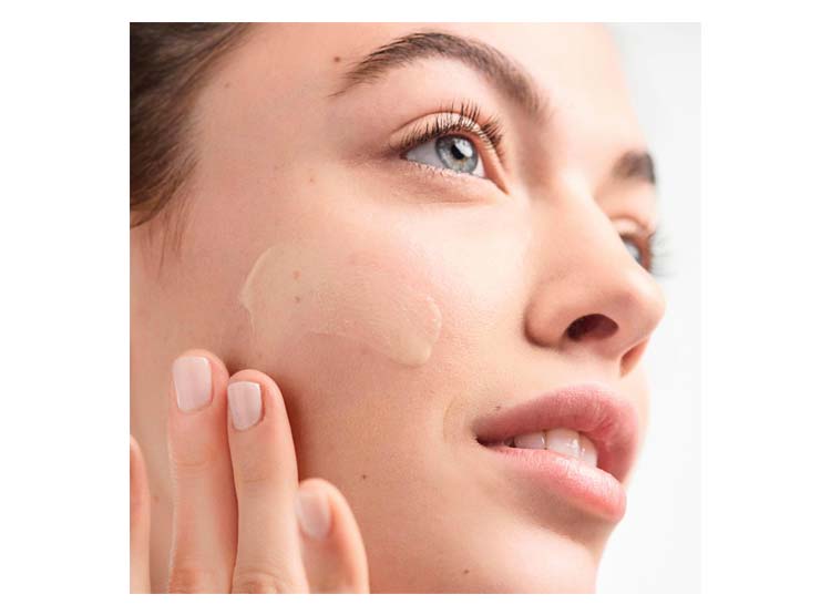 GEL HIDRATANTE CLINIQUE DRAMATICALLY DIFFERENT OIL-FREE GEL 125 ML - 2
