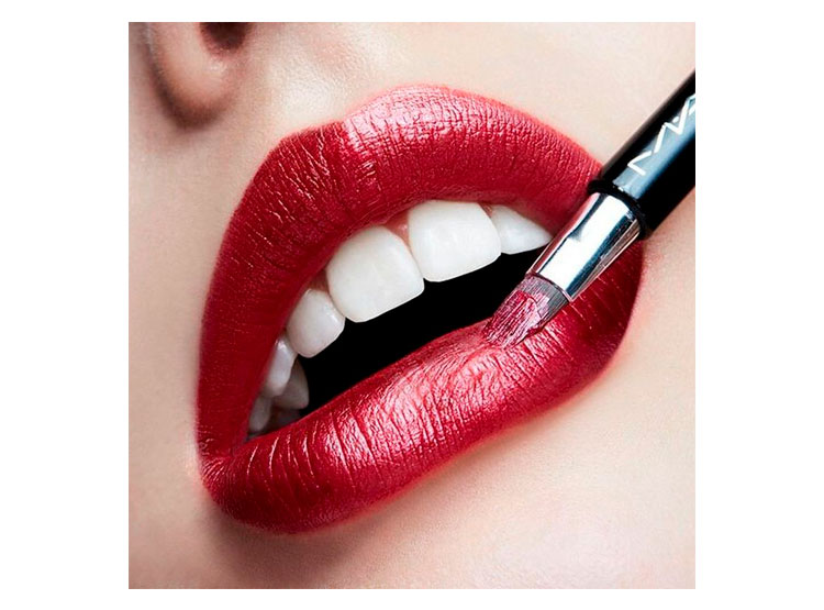 LABIAL MAC FROST LIPSTICK - 2