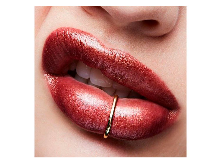 LABIAL MAC FROST LIPSTICK - 2