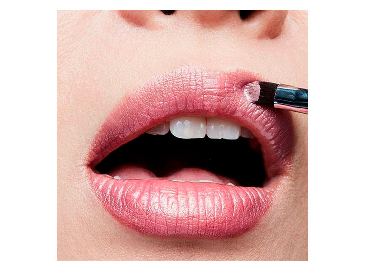 LABIAL MAC FROST LIPSTICK - 2