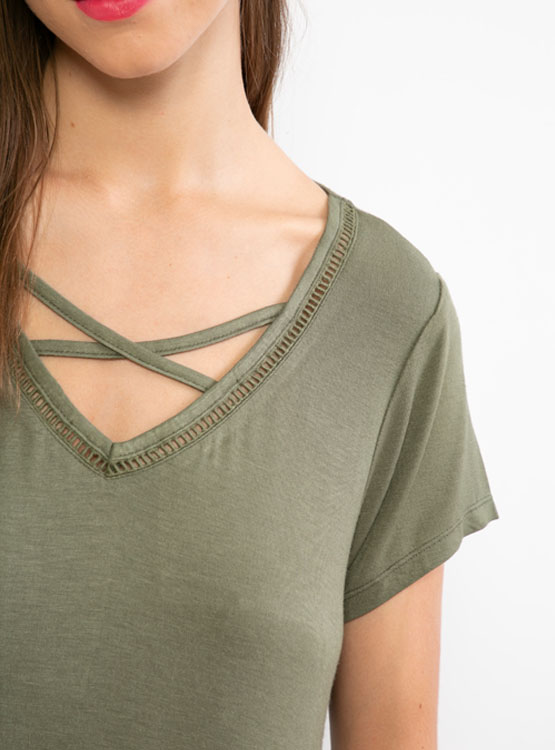 POLERA BARBADOS ESCOTE EN V CON PIEZA MACRAME - 4