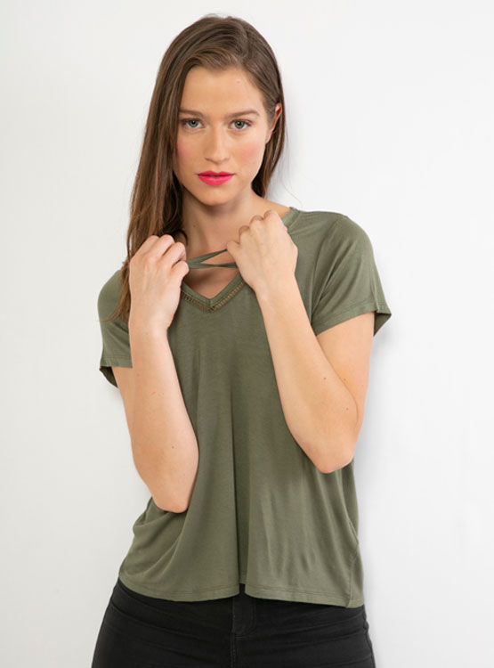 POLERA BARBADOS ESCOTE EN V CON PIEZA MACRAME - 1