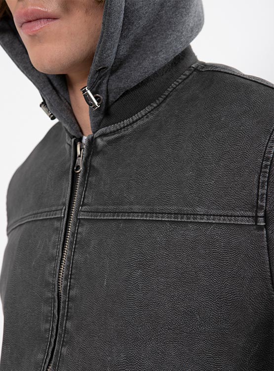 Ripley - CHAQUETA ROBERT LEWIS PU CON GORRO