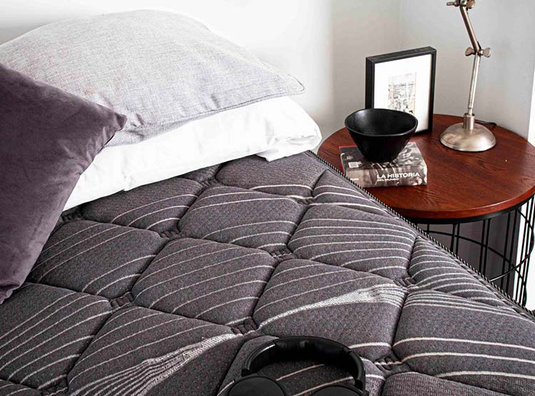 JUEGO DE DORMITORIO FLEX CAMA EUROPEA BLACK BD 2 PLAZAS + RESPALDO DESIGN GRIS + VELADORES ROVER - 6