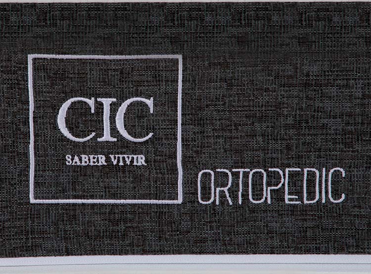 JUEGO DE DORMITORIO CIC CAMA EUROPEA MUNICH ORTOPEDIC 1.5 PLAZAS + SET GRIS - 5