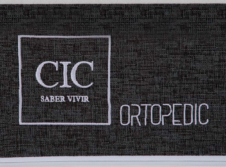 JUEGO DE DORMITORIO CIC CAMA EUROPEA VILLARRICA ORTOPEDIC 1.5 PLAZAS + SET GRIS - 5
