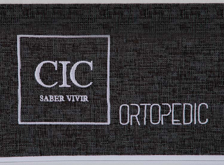 JUEGO DE DORMITORIO CIC CAMA EUROPEA MUNICH ORTOPEDIC BN 2 PLAZAS + SET GRIS - 6