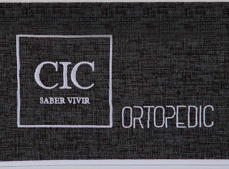 JUEGO DE DORMITORIO CIC CAMA EUROPEA ORTOPEDIC KING + RESPALDO DUBLIN ALPINO - 6
