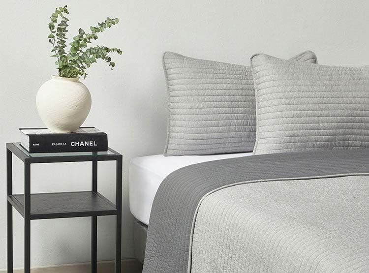 CUBRECAMA RIPLEY HOME 2 PLAZAS MICROFIBRA GRIS OSCURO CATIONIC - 2