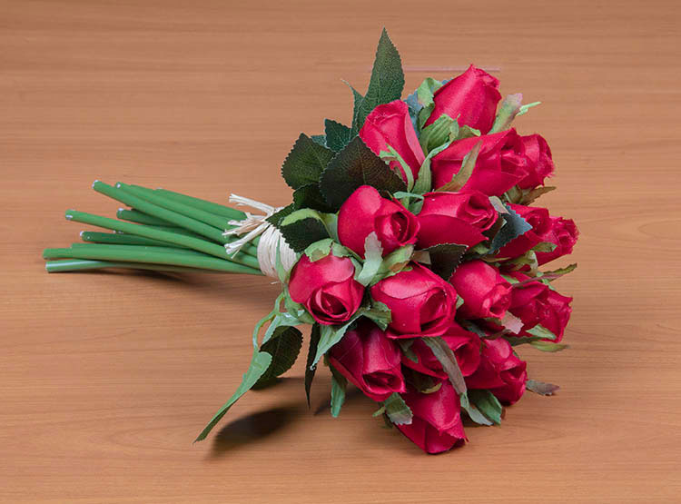 BUQUET RIPLEY HOME 18 FLORES ROJAS - 1