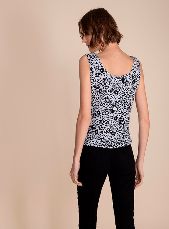 POLERA ASH ESTAMPADO TELA JERSEY ACANALADO - 4