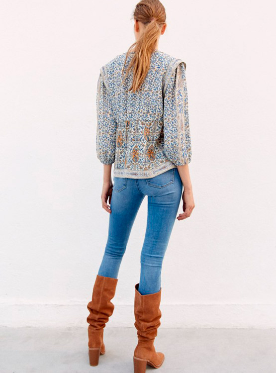 BLUSA SFERA ESTAMPADA CON CORDONES Y BORLONES - 2