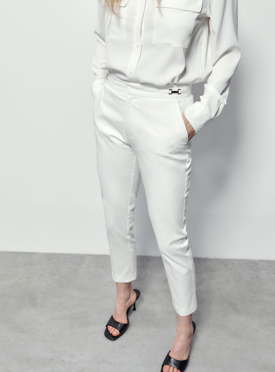 PANTALÓN MUJER SFERA CAPRI CON HEBILLA - 2